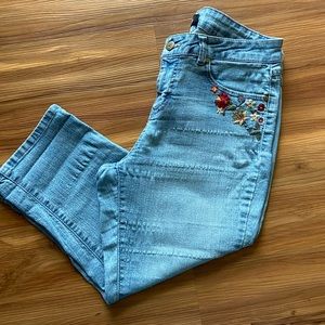 D. Jeans crop jeans floral embroidered women size 8